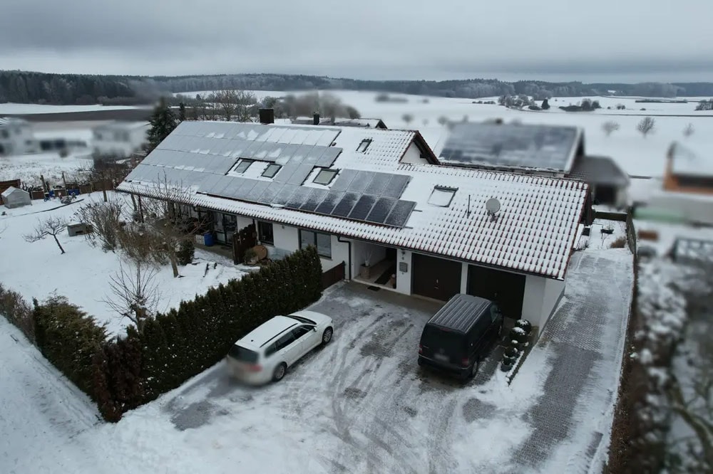 Wohnhaus mit drei wohneinheiten in idyllischer ortsrandlage